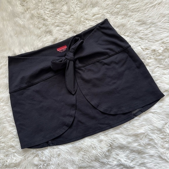 Spanx Skirt Wrap And Go Mini Athletic Tie Front Mesh Panel Black S/M - Picture 2 of 12